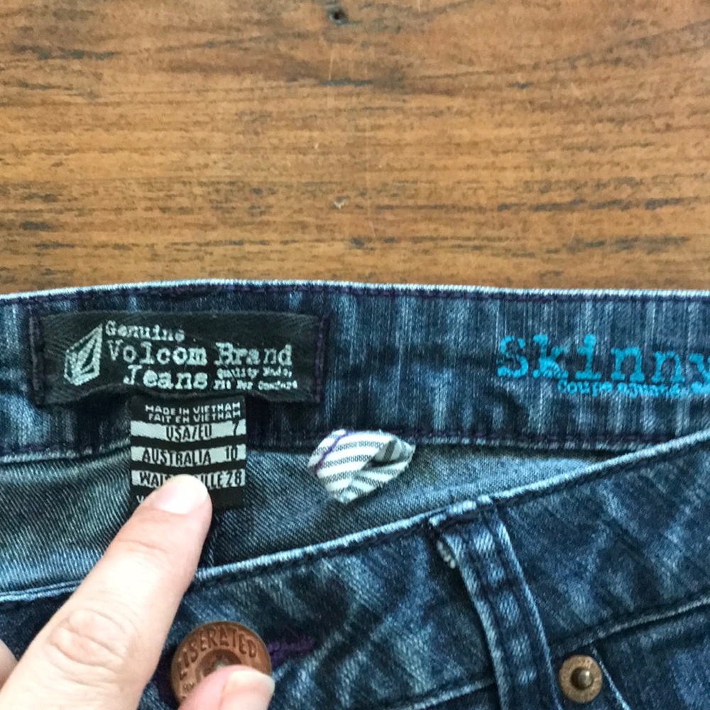 Volcom Jeans - Picture 2 of 3